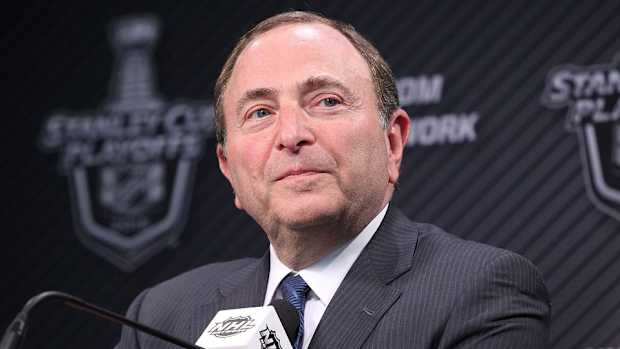 Gary-Bettman-press-conference.jpg